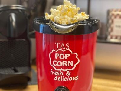 Eine Popcorn-Maschine darf im Urlaub nicht fehlen :) Genieße leckeres, selbst-gemachtes Popcorn.