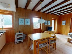 22677679-Ferienwohnung-4-St. Moritz-300x225-0