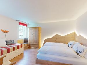 24057077-Ferienwohnung-5-St. Moritz-300x225-5