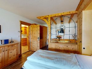 24057081-Ferienwohnung-4-St. Moritz-300x225-2