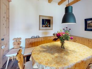 24057081-Ferienwohnung-4-St. Moritz-300x225-4