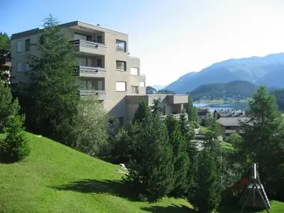 Residenza Surlej, Via Chavallera 33 in St Moritz - im Sommer