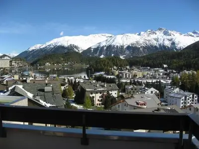 Aussicht von der Terrasse auf den See