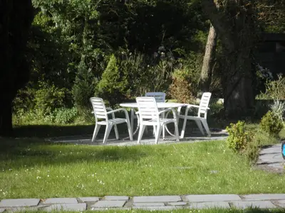 ruhiger Sitzplatz im Garten- just relax