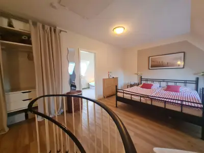 Schlafzimmer mit Doppelbett