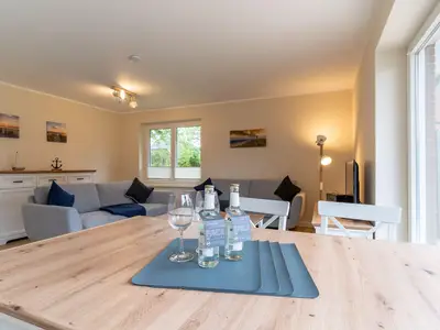 Esstisch im Wohnzimmer