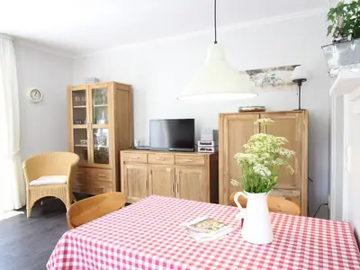 Essbereich und Schränke