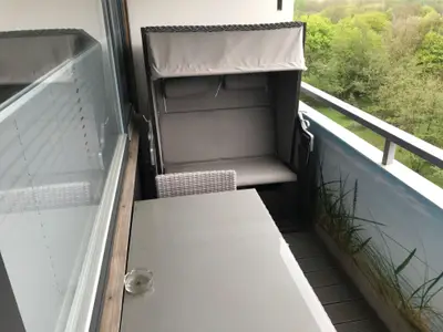 Balkon mit Strandkorb