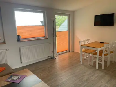 Essbereich und Zugang zur Terrasse