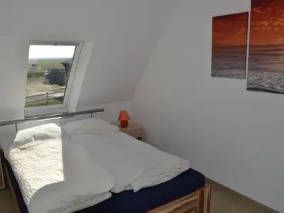 Schlafzimmer mit Doppelbett