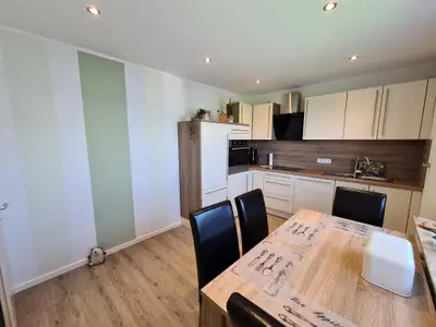 Küche und Essbereich