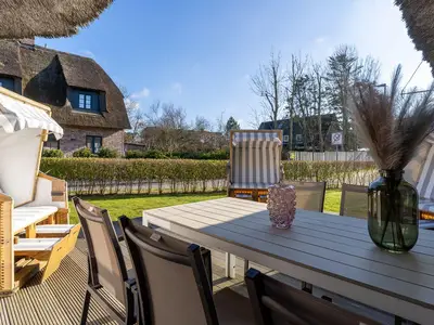 Terrasse mit Strandkorb