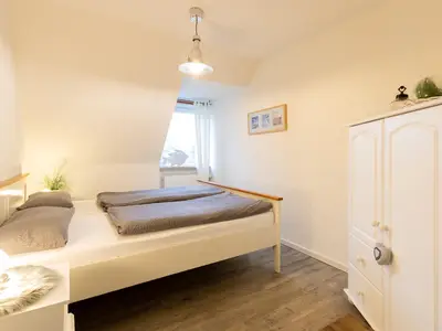 Schlafzimmer mit Doppelbett