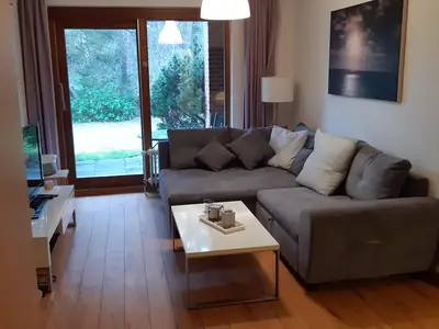 Wohnraum mit Blick in den Garten