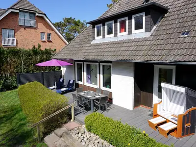 große kaum einsehbare Terrasse mit direktem Zugang