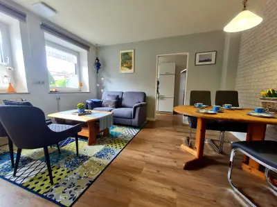 Wohnzimmer mit Essbereich