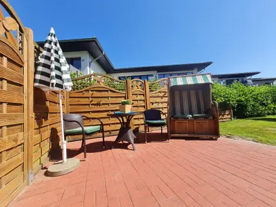 Terrasse mit Strandkorb