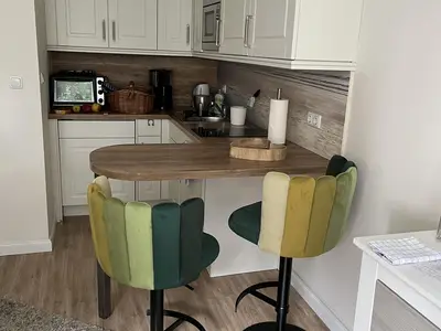 Kochnische mit Essplatz: Es gibt neue Barhocker!