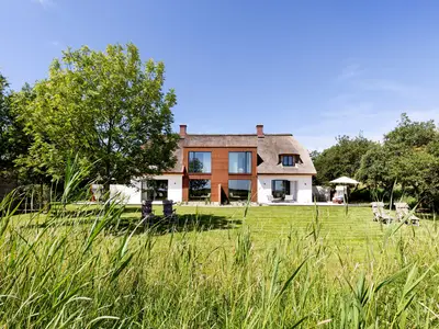 Haus Gesamt-edit_komprimiert