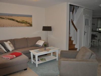 Gemütliches Wohnzimmer mit Sofa