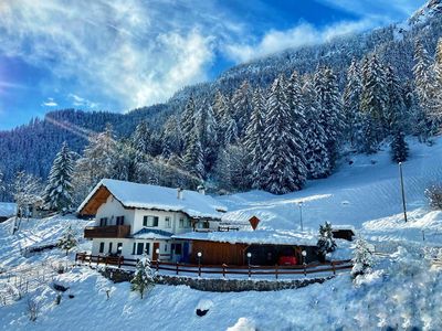 Frühlingserwachen auf der schönen Seiser Alm - im Herzen der Dolomiten