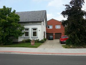 23325035-Ferienwohnung-4-Stadland-300x225-0