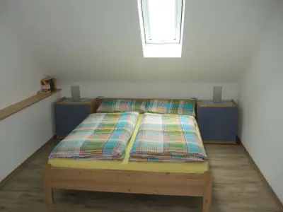 Schlafzimmer 1