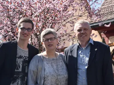 Ihre Gastgeberfamilie: Lukas, Jutta und Ottokar Feulner