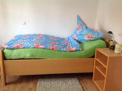 Einzelbett elekt. Lattenrost 2. Schlafzimmer