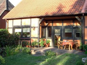 FW Hecker Außenansicht mit Terrasse