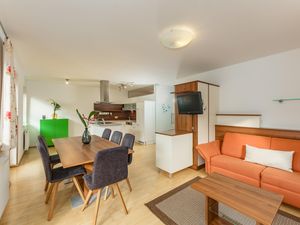 19245727-Ferienwohnung-6--300x225-0