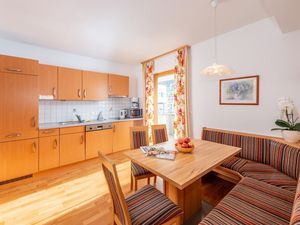 3561933-Ferienwohnung-5--300x225-1