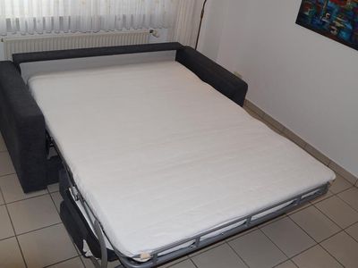 Schlafcouch ausgeklappt (mit Lattenrost)