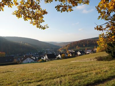 Blick über Emmerzhausen im Herbst