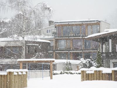 Außenansicht Seeresidenz Thiersee Winter