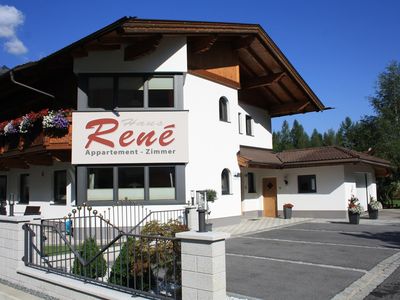 Haus René im Sommer
