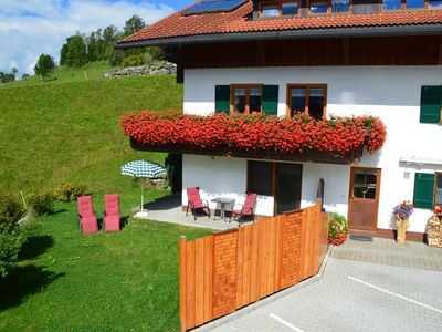 Liegewiese und Terrasse