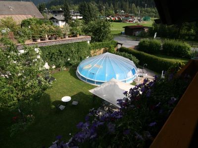 Garten mit Schwimmbad