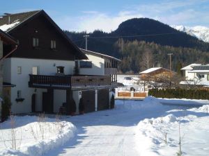 Ferienhaus Winter Rückseite