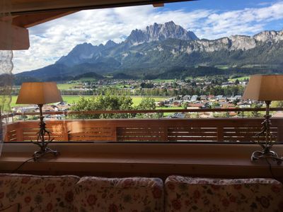 Resizenz-Sonnleitn-St_Johann-Tirol-Balkon-Kaiser-i