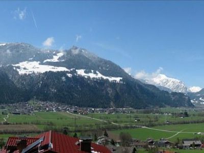 Zillertal_Bruck_holiday-home.tirol_Ausblick_Frühli