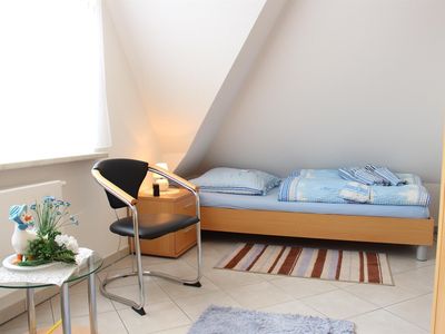 01Schlafzimmer mit 2 Einzelbetten