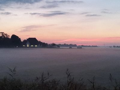 Gemütlichkeit in Nebelschwaden und Abendrot