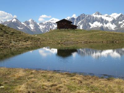 Zupalpalseehütte mit  Venedigergruppe