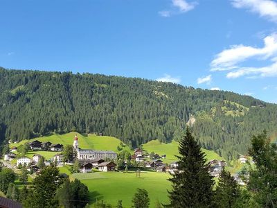 Blick auf den benachbarten Wallfahrtsort M. Luggau