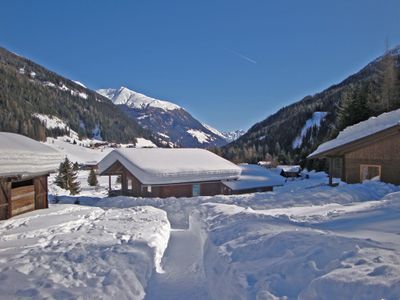 Bungalow mit viel Schnee