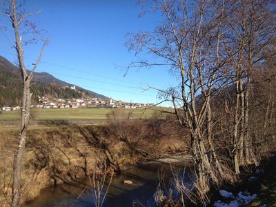 Blick auf Strassen von Stausee Tassenbach