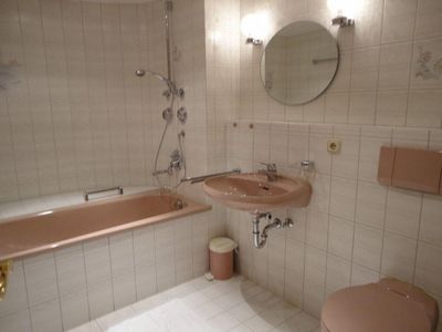 Ferienwohnung Siplinger - Badewanne und WC