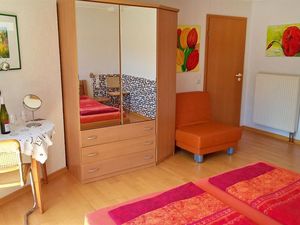 3808205-Ferienwohnung-4--300x225-3