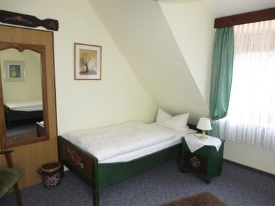 2. Bett im Schlafzimmer 3